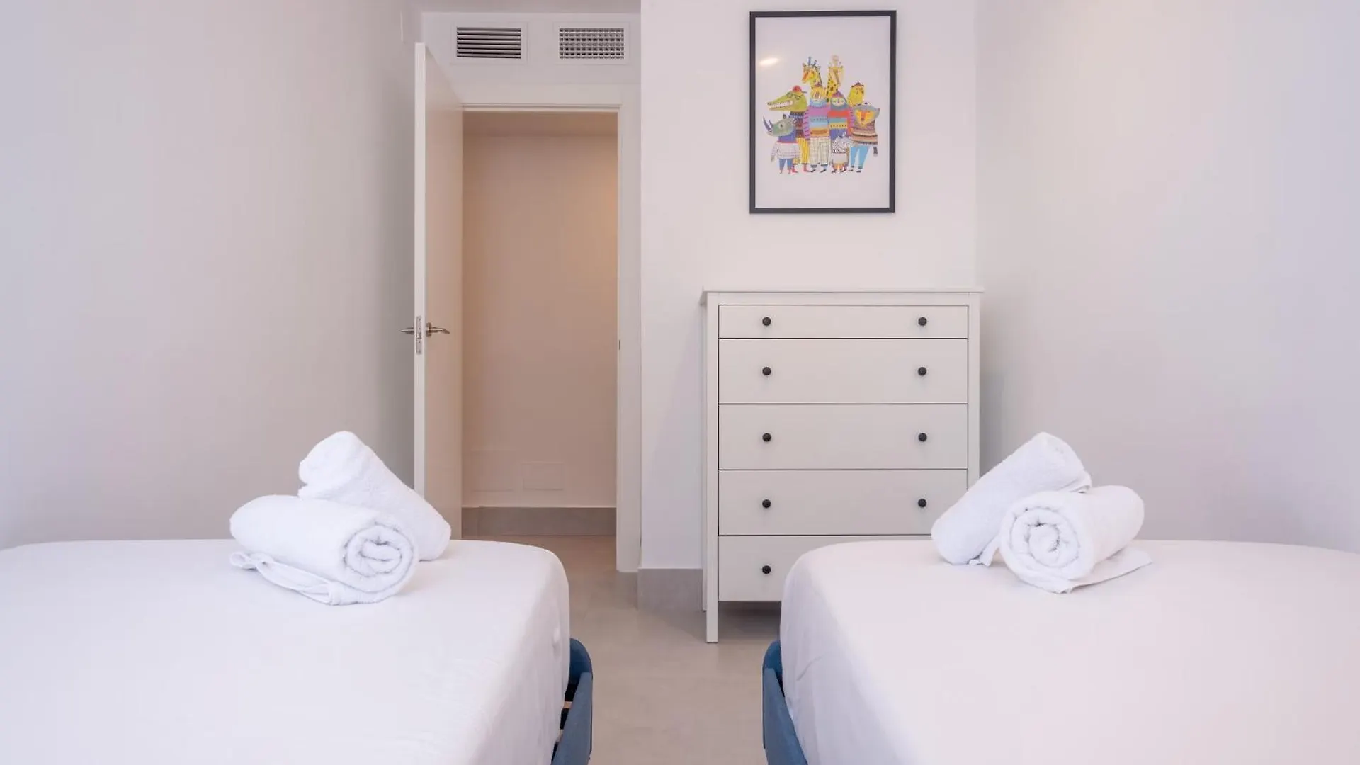 Bright Apartment With Views 3 Bedrooms 2 Bathrooms Малага